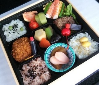 お弁当2.jpg